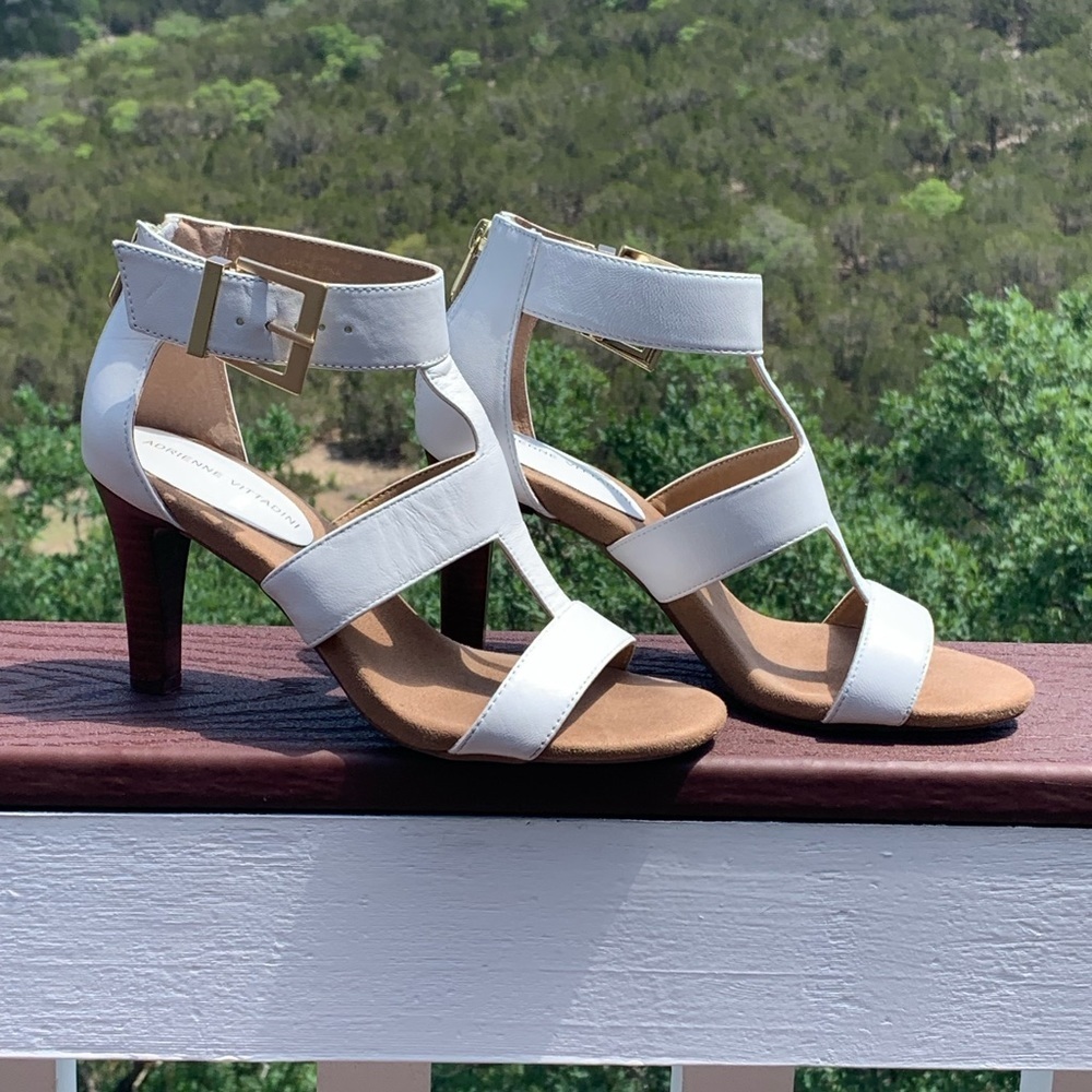 Adrienne Vittadini White Leather‎ Sandals Heels